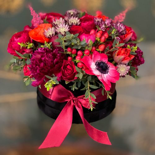 Cutie cu Flori Rosii - Passion Box
