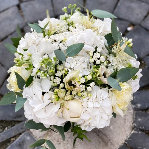 Buchet de flori White Kabuki
